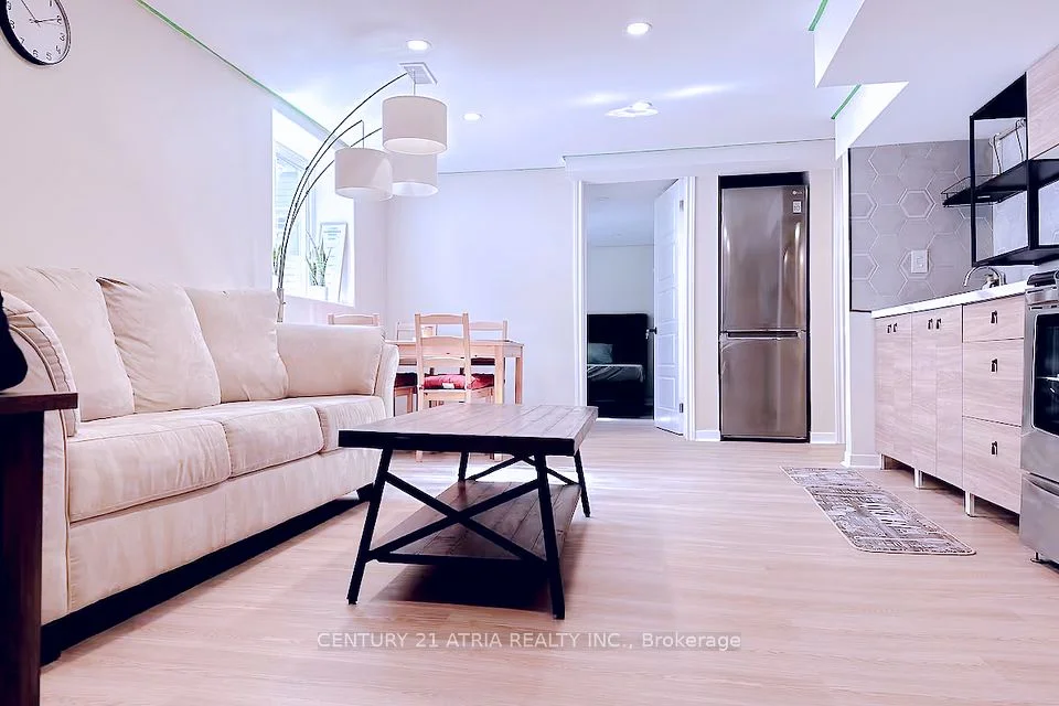 280 Thirtieth Street Basement 2, Toronto W06, ON M8W 3E3