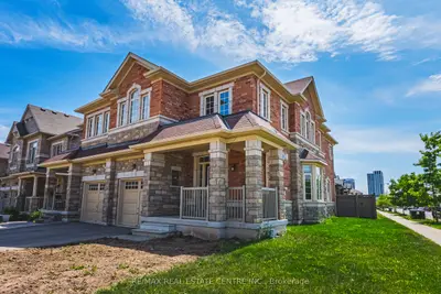 Semi-Detached in Oakville