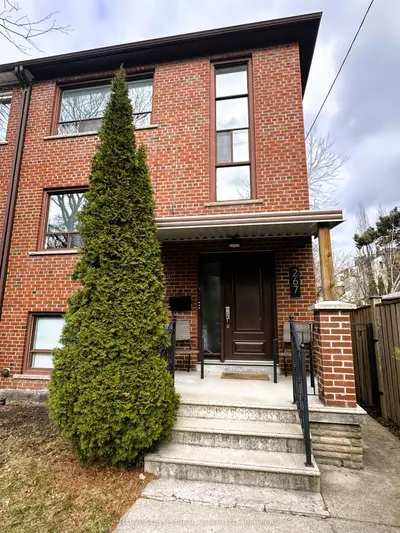 Duplex in Toronto