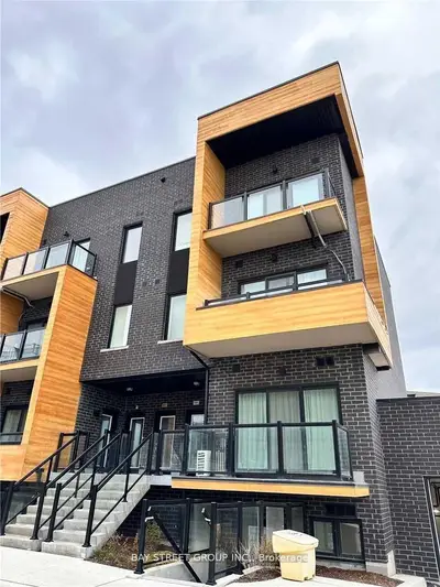 Condo Townhouse in Mississauga