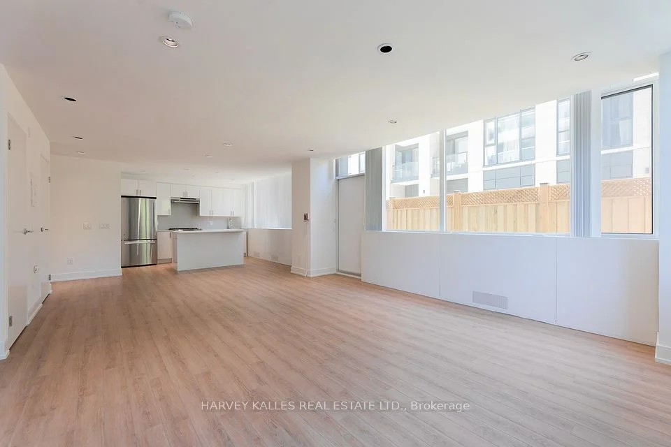 289 The Kingsway 104, Toronto W08, ON M9A 3T9