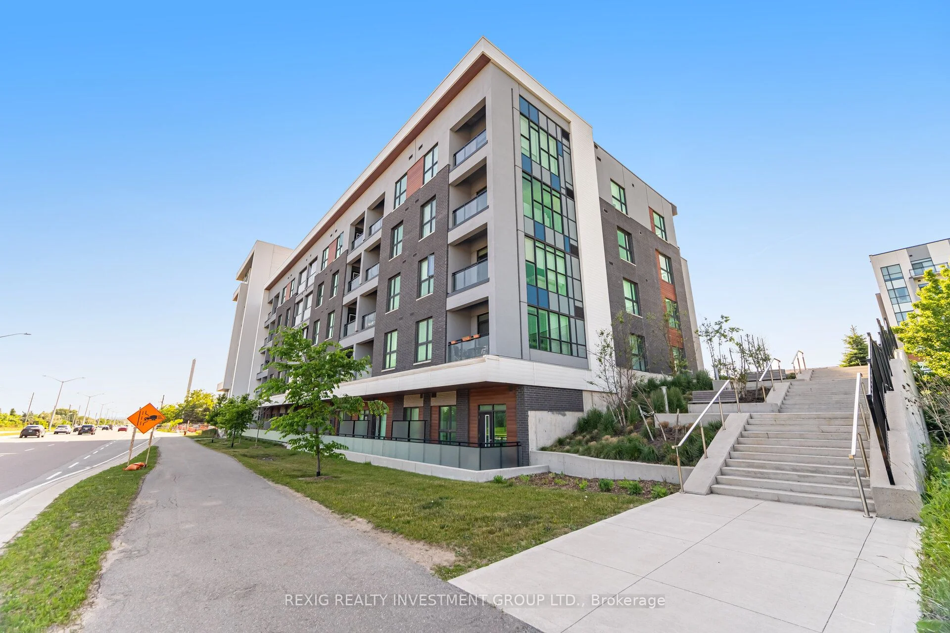 95 DUNDAS Street W 613, Oakville, ON L6M 5N4