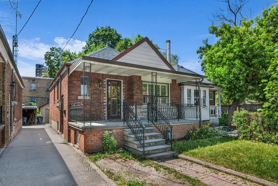 229 Livingstone Avenue, Toronto W04, ON M6E 2M3