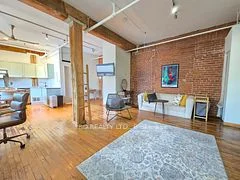 121 Prescott Avenue 12, Toronto W03, ON M6N 3G8