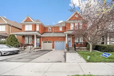 Semi-Detached in Mississauga