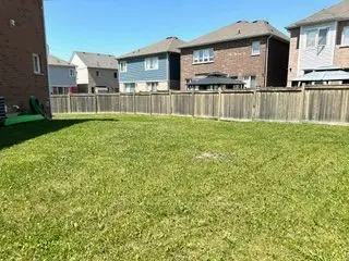 Att/Row/Townhouse in Milton