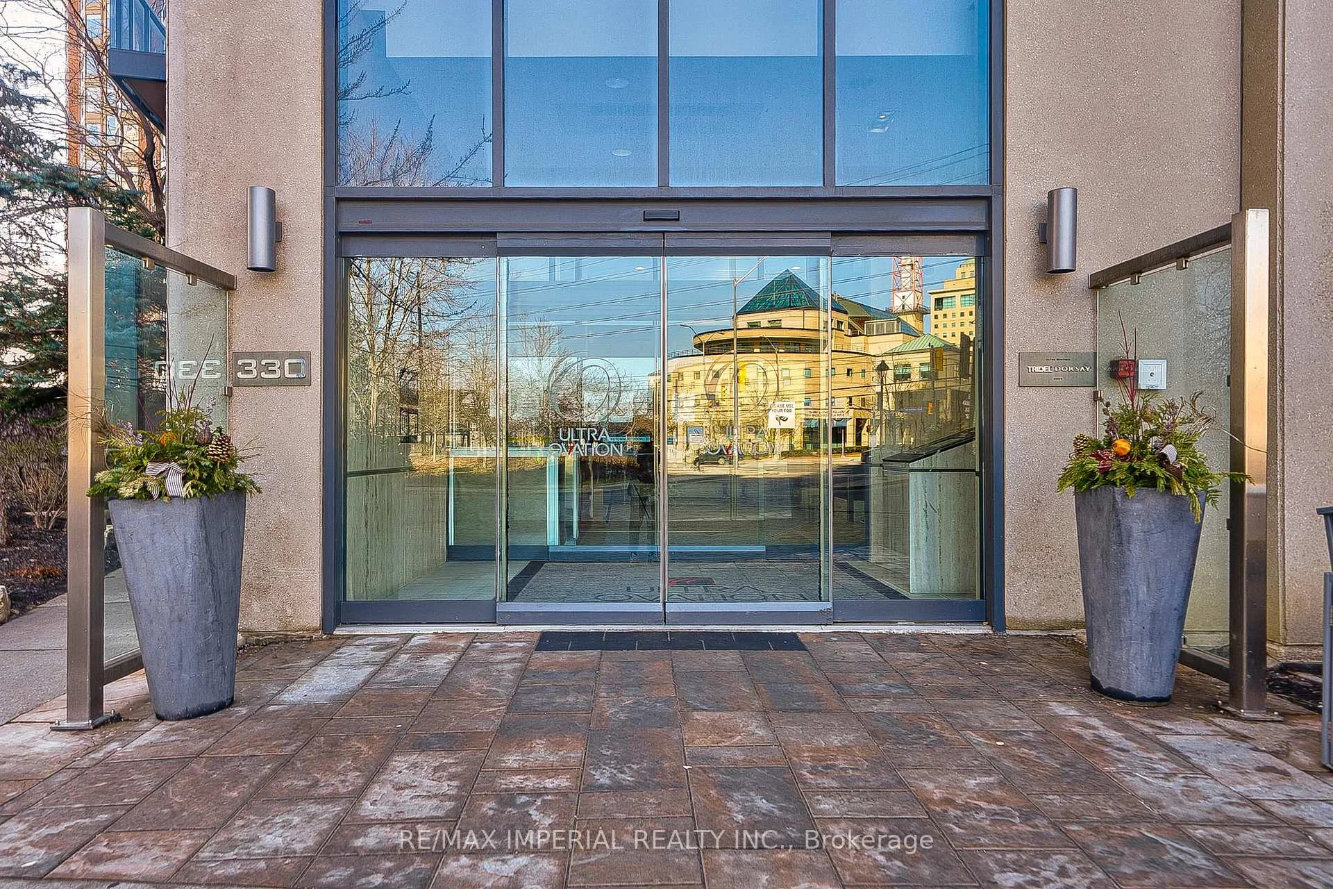 330 Burnhamthorpe Road 1502, Mississauga, ON L5B 3Y5