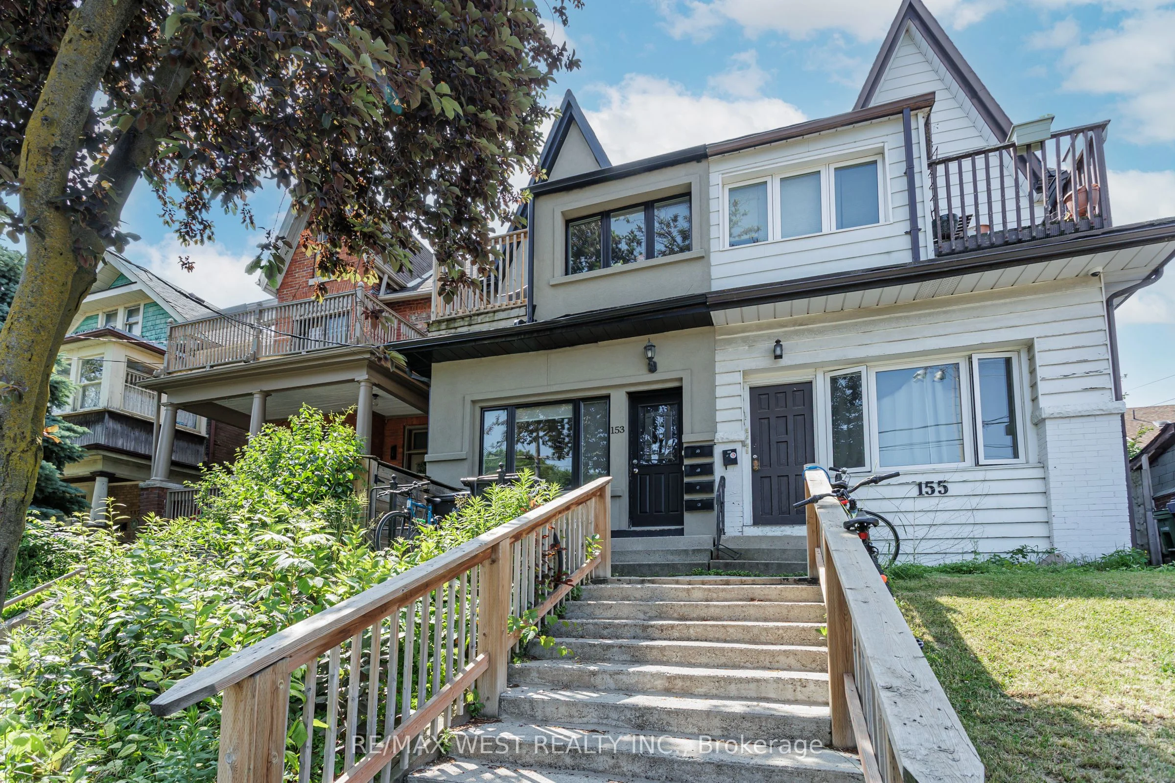 153 Humberside Ave Avenue A, Toronto W02, ON M6P 1K3