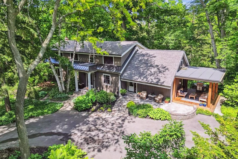 5031 Lakeshore Road, Burlington, ON L7L 1B7