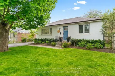 Detached in Oakville