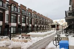 110 Canon Jackson Drive 110, Toronto W04, ON M6M 0C1