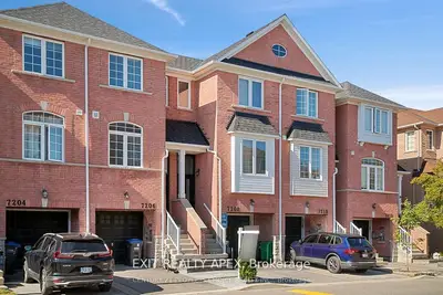 Att/Row/Townhouse in Mississauga