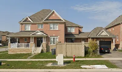 Att/Row/Townhouse in Brampton