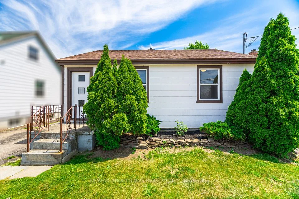 126 Cross Avenue, Oakville, ON L6J 2W6