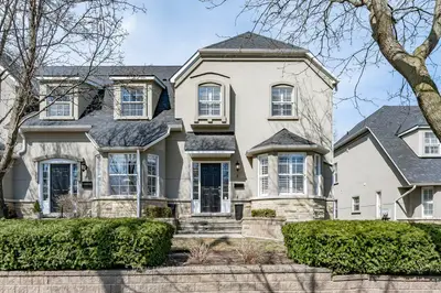 Condo Townhouse in Burlington
