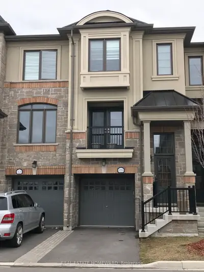 Att/Row/Townhouse in Mississauga