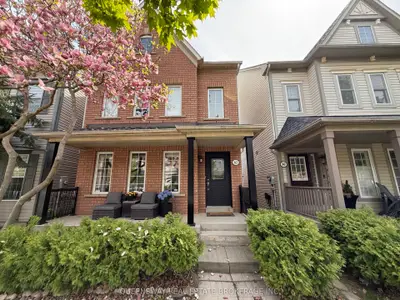 Detached in Oakville