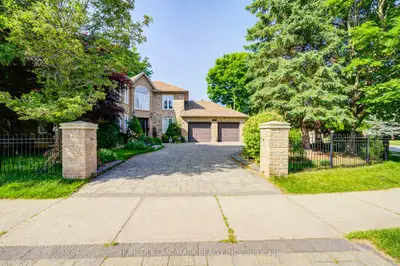Detached in Oakville