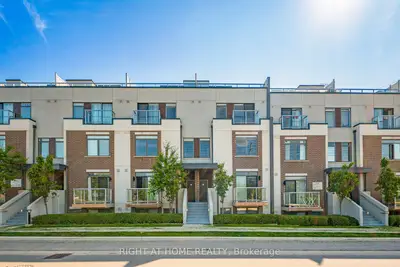 Condo Townhouse in Oakville
