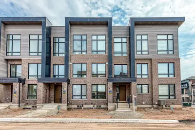 Att/Row/Townhouse in Oakville
