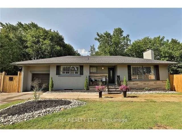 296 Third Line Bsmt, Oakville, ON L6L 4A1