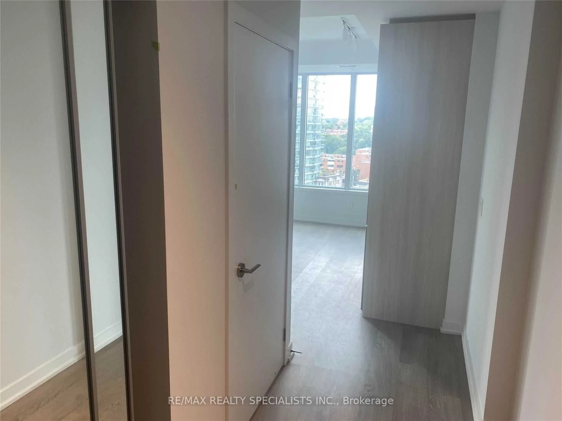 1926 LAKESHORE Boulevard 1215, Toronto W01, ON M6S 1A1