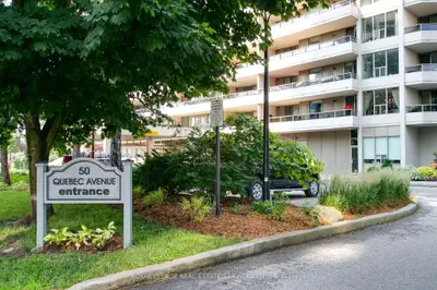 Condo Apartment in Toronto