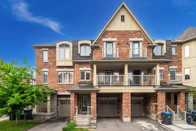Att/Row/Townhouse in Brampton