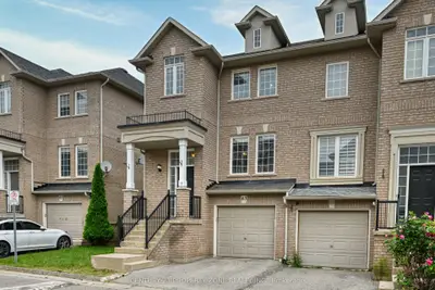 Att/Row/Townhouse in Oakville