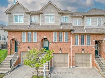 Condo Townhouse in Mississauga