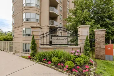 Condo Apartment in Burlington