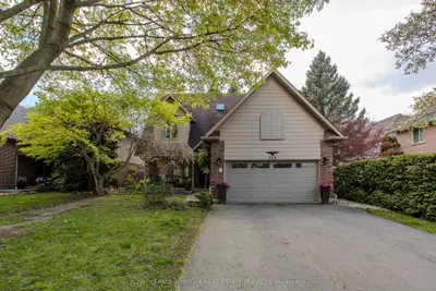 Detached in Burlington