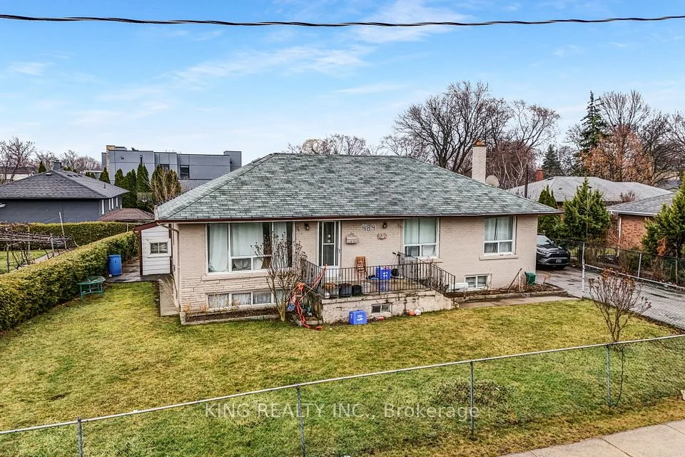 484 Pinegrove Road, Oakville, ON L6K 2C3