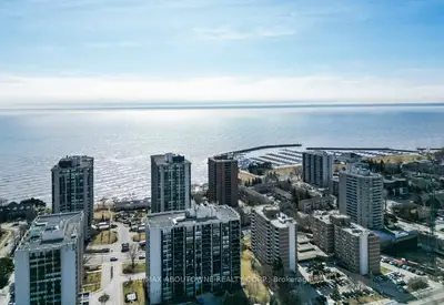 Condo Apartment in Oakville
