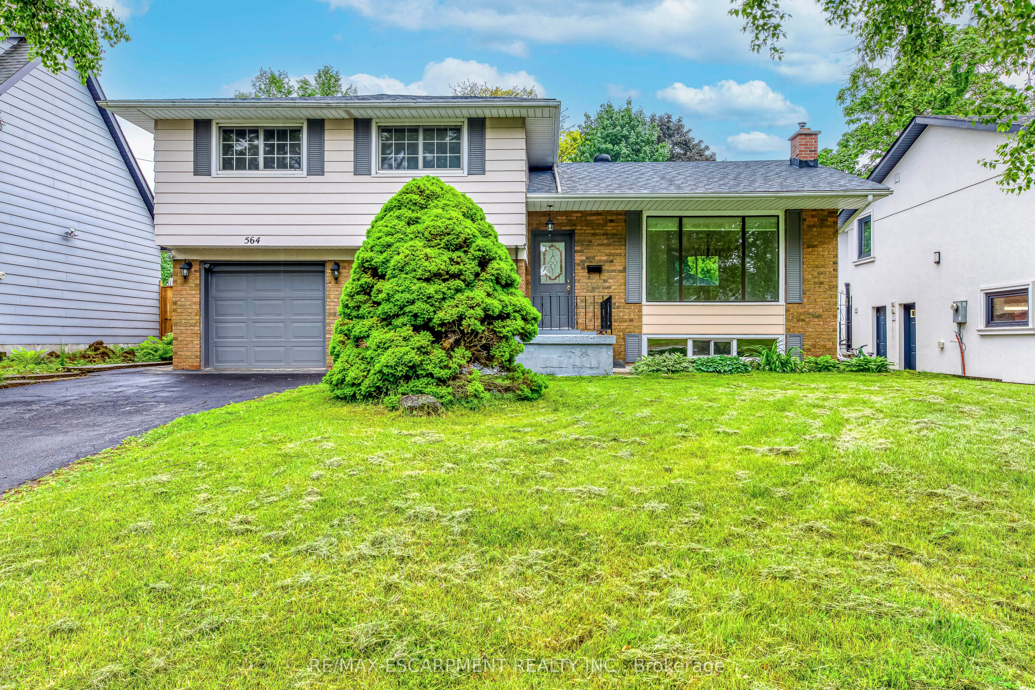 Detached in Burlington