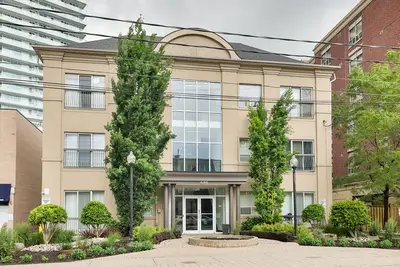 Condo Apartment in Toronto
