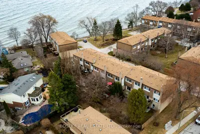 Condo Townhouse in Oakville