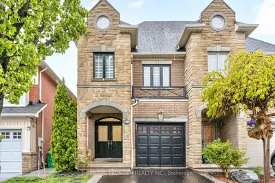 Semi-Detached in Mississauga