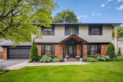 Detached in Burlington
