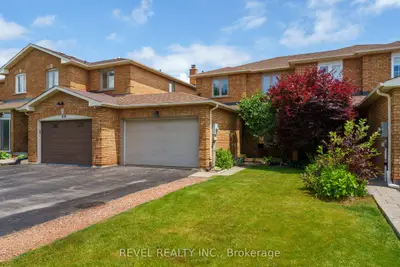 Att/Row/Townhouse in Burlington