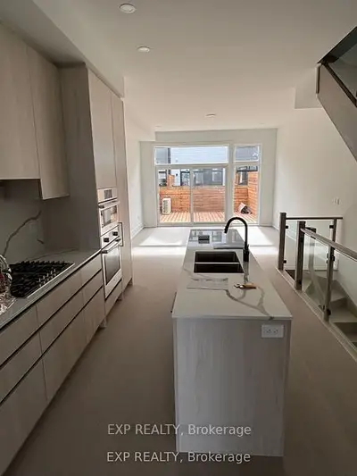 Condo Townhouse in Mississauga