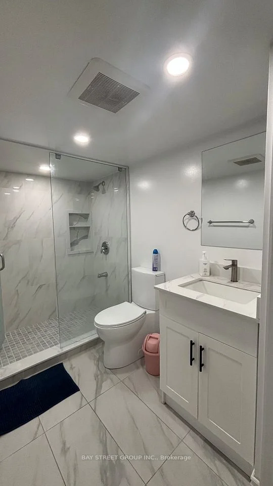 865 Consort Crescent Upper Basement, Mississauga, ON L5C 1J8