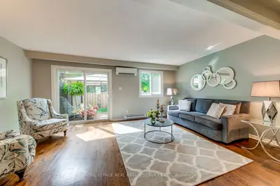 Condo Townhouse in Oakville