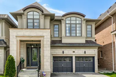 Detached in Oakville