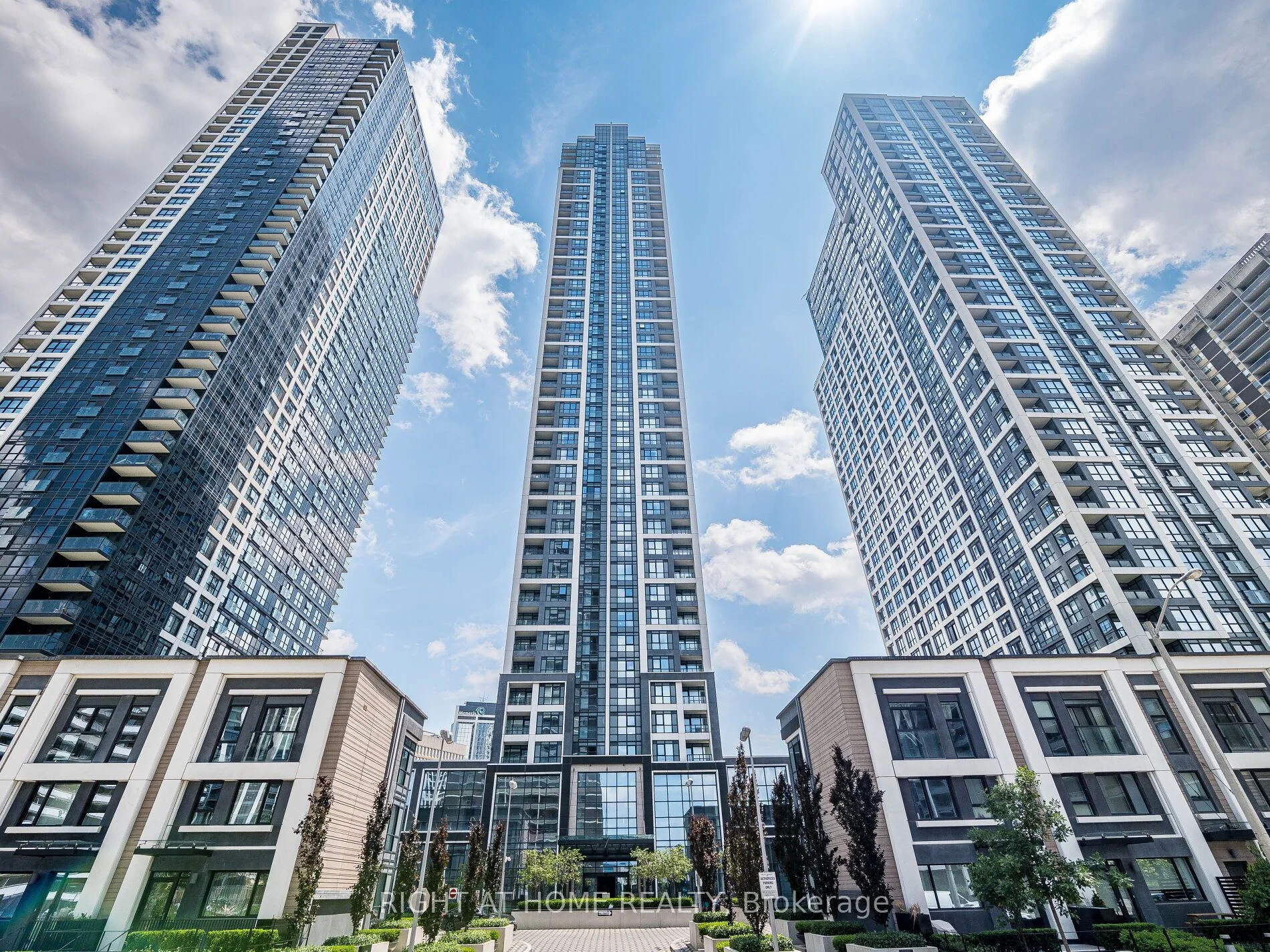 Condo Apartment in Toronto