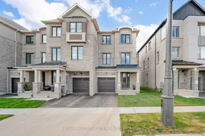 Att/Row/Townhouse in Oakville