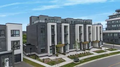 Condo Townhouse in Oakville