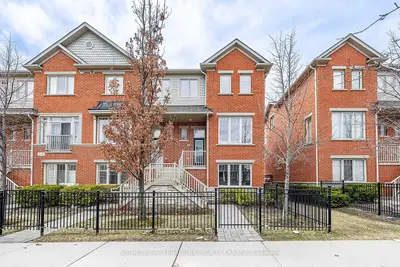 Condo Townhouse in Mississauga