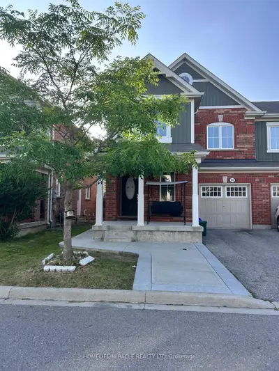 Att/Row/Townhouse in Milton