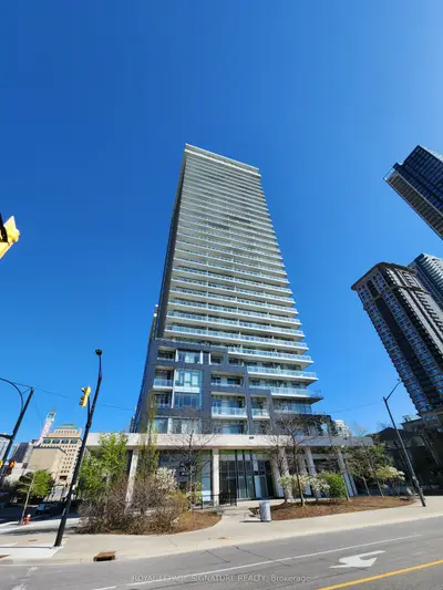 Co-op Apartment in Mississauga